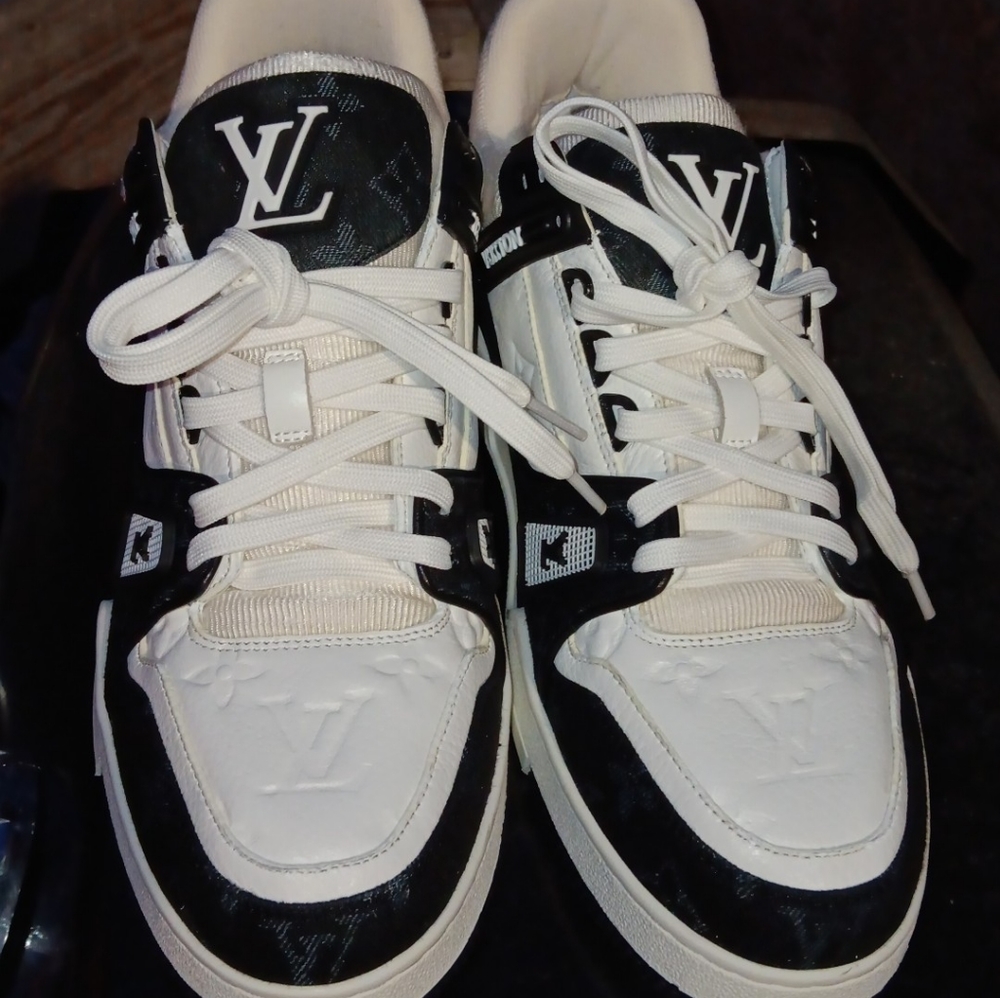 Louis Vuitton trainers size 11